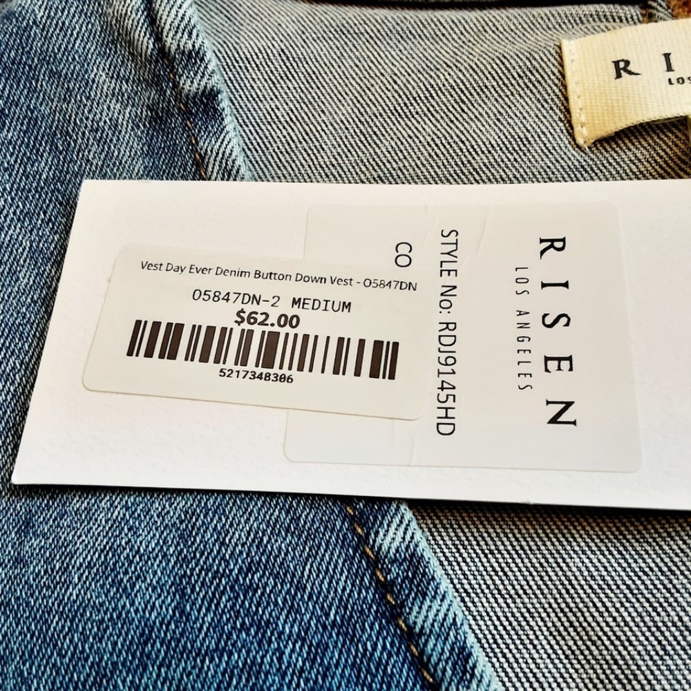 NWT - RISEN Stretch Denim Cropped Vest Medium Blue Button Front Sz M - Picture 13 of 14